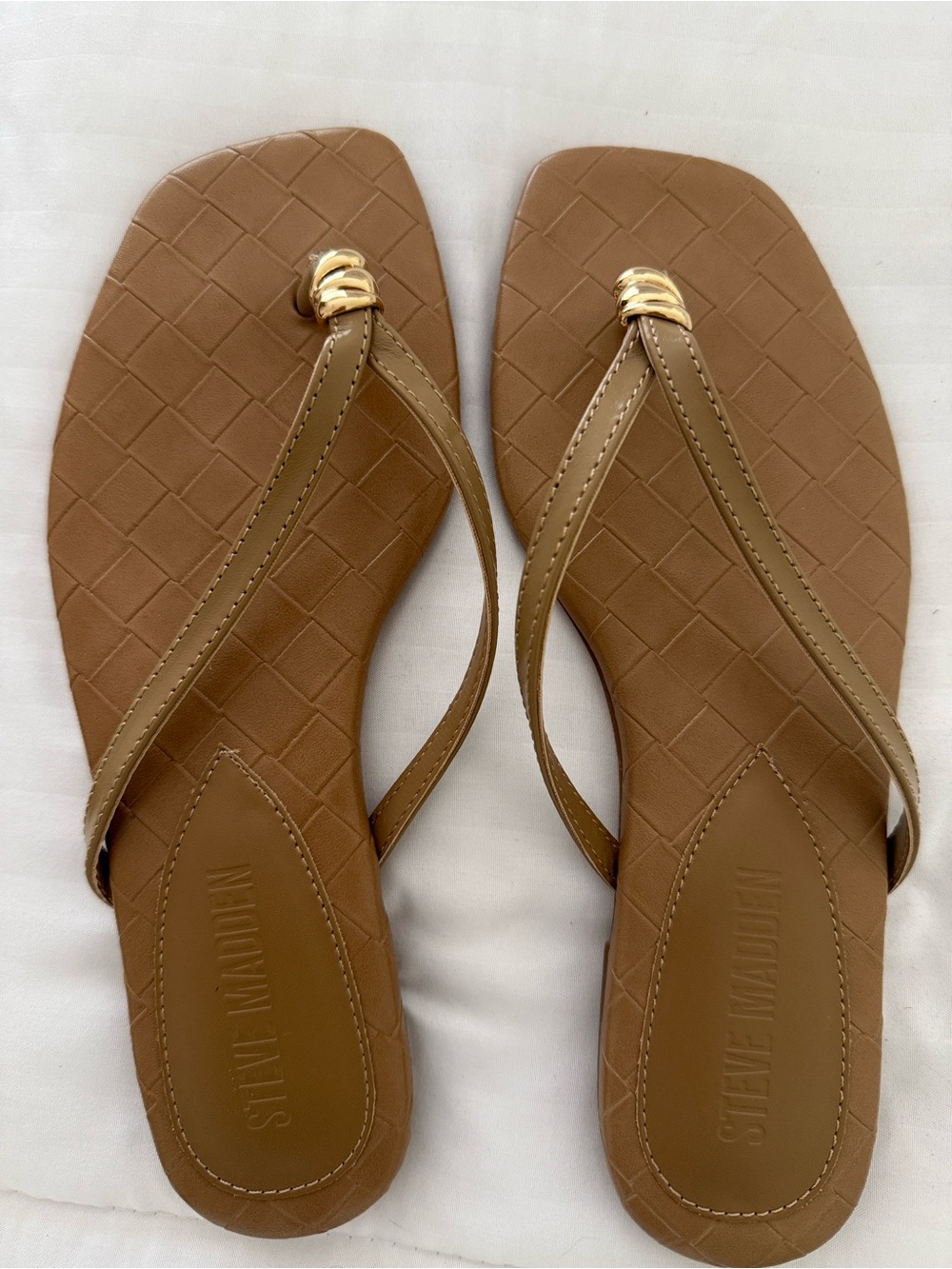 Steve Madden Brown Braided Strap Flip Flop Sandals with Gold Accent